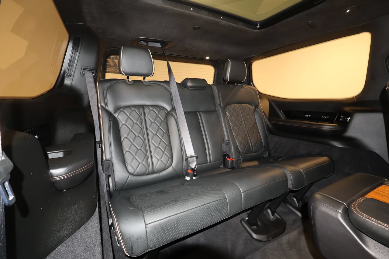 Used 2022 Jeep Grand Wagoneer Series III AWD/4WD image 26