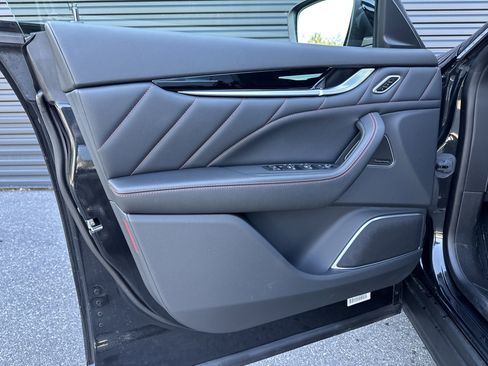 Used 2024 Maserati Levante GT Ultima image 14