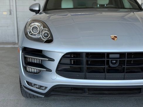 Used 2018 Porsche Macan Turbo AWD/4WD image 10