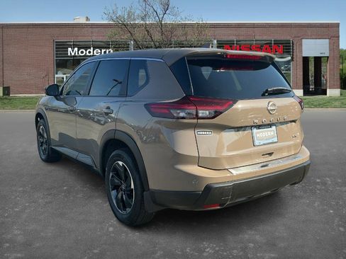 Certified 2024 Nissan Rogue SV image 2