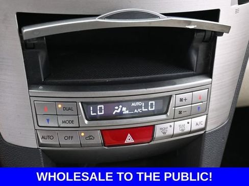 Used 2013 Subaru Outback 3.6R Limited w/ Moonroof Pkg AWD/4WD image 25