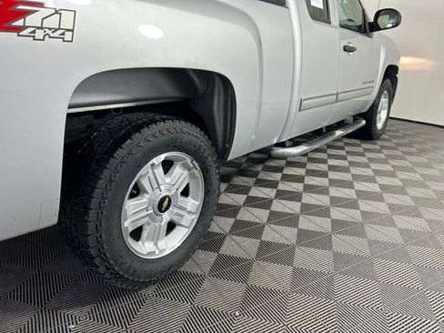 Used 2010 Chevrolet Silverado 1500 LT w/ Power Pack Plus AWD/4WD image 5