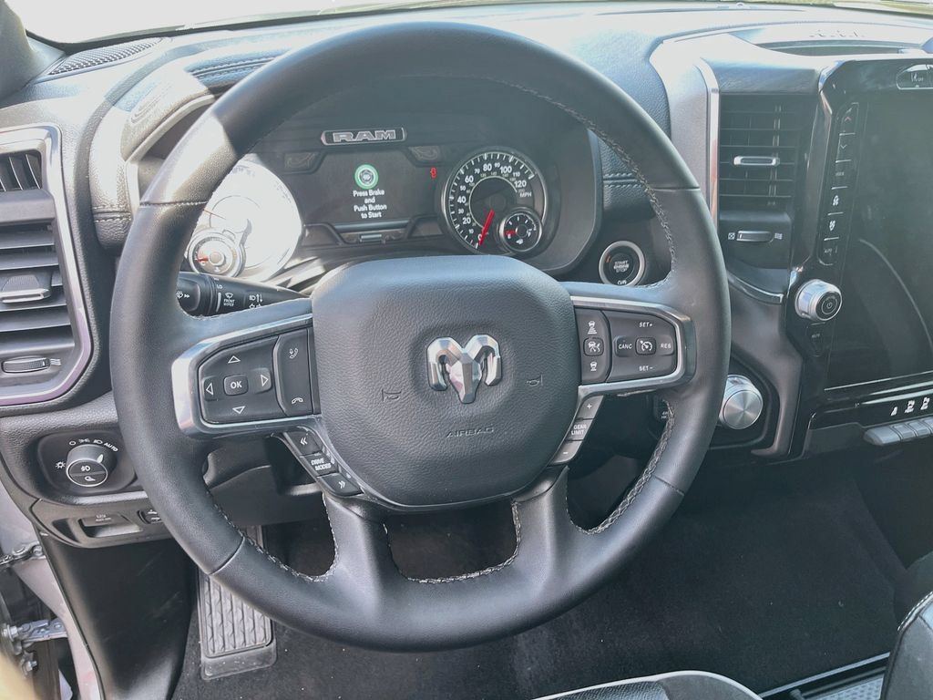 Used 2025 RAM 1500 Laramie AWD/4WD image 11