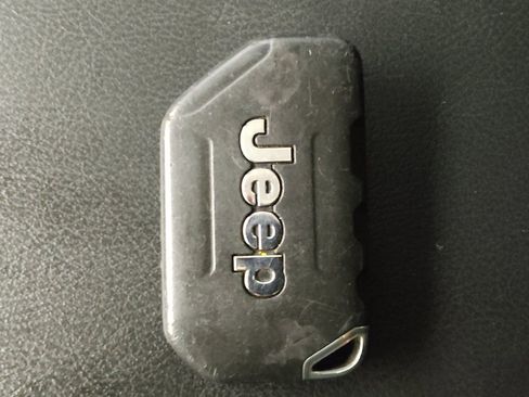 Used 2018 Jeep Wrangler Unlimited Sport AWD/4WD image 32