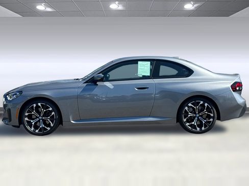 Used 2025 BMW 230i Coupe w/ Premium Package RWD image 2