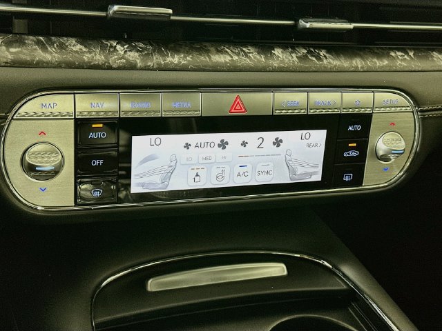 Used 2023 Genesis G90 3.5T AWD/4WD image 21