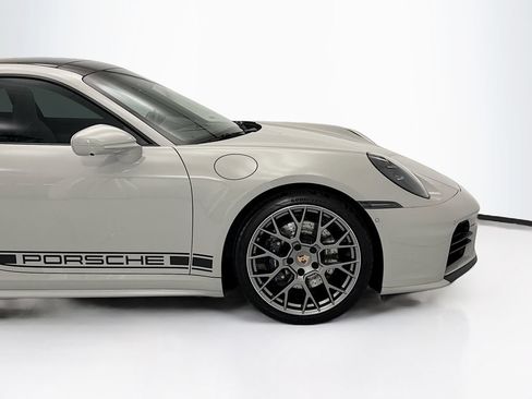 Certified 2026 Porsche 911 Carrera RWD image 11