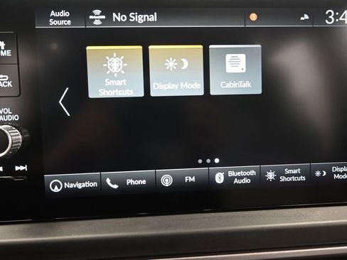 Used 2025 Honda Pilot Touring image 34