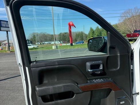 Used 2018 GMC Sierra 1500 SLT w/ SLT Premium Package AWD/4WD image 19