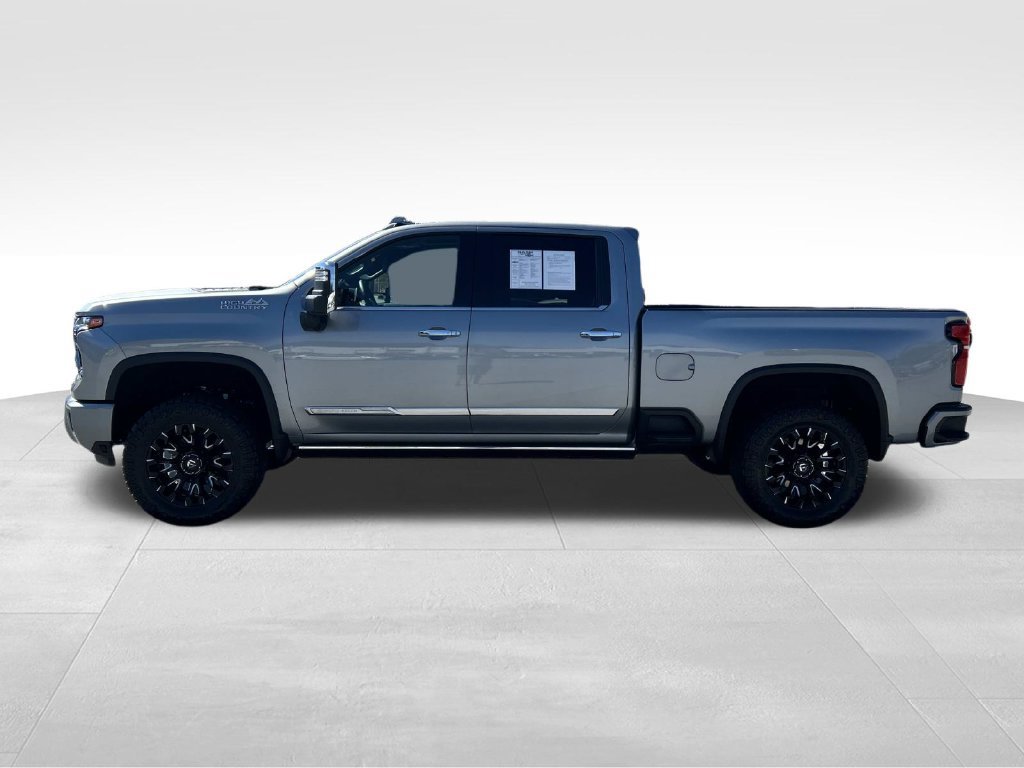 Used 2025 Chevrolet Silverado 2500 High Country w/ High Country Premium Package AWD/4WD image 7