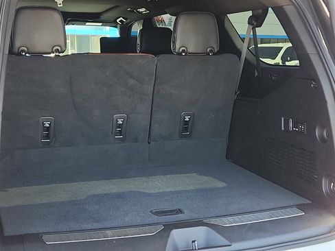 Used 2023 GMC Yukon XL Denali Ultimate image 8