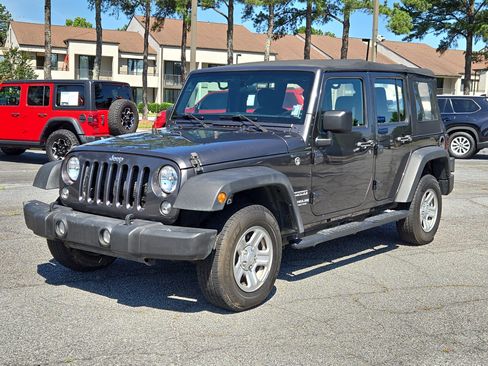 Used 2017 Jeep Wrangler Unlimited Sport w/ Connectivity Group AWD/4WD image 2