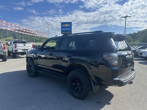 Used 2018 Toyota 4Runner TRD Off-Road Premium AWD/4WD image 7