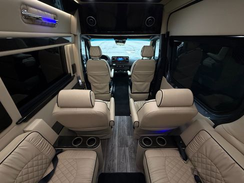 Used 2022 Mercedes-Benz Sprinter 2500 image 55