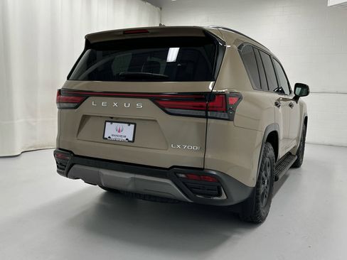 Used 2025 Lexus LX 700h Overtrail w/ Accessory Package (Z1) AWD/4WD image 6