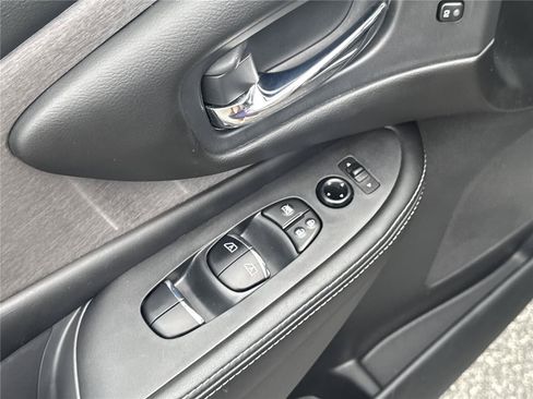 Used 2023 Nissan Murano SL w/ Cargo Package FWD image 19