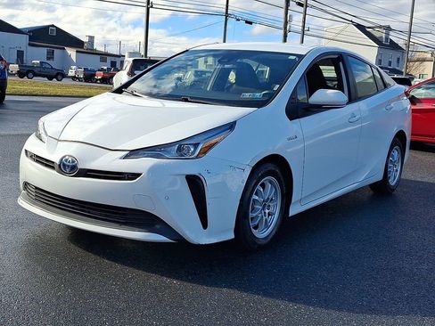 Used 2022 Toyota Prius L Eco image 3
