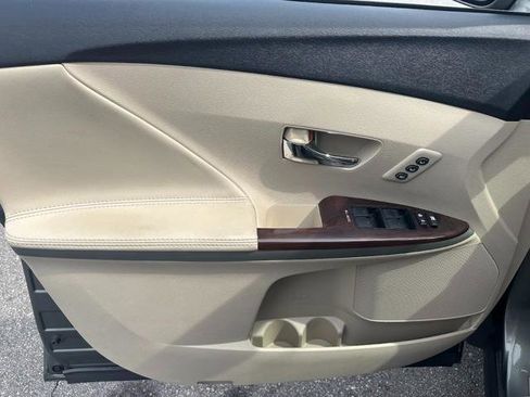 Used 2014 Toyota Venza XLE image 8
