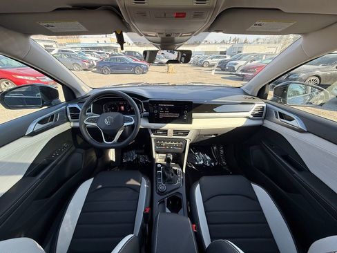 New 2026 Volkswagen Taos SEL AWD/4WD image 22