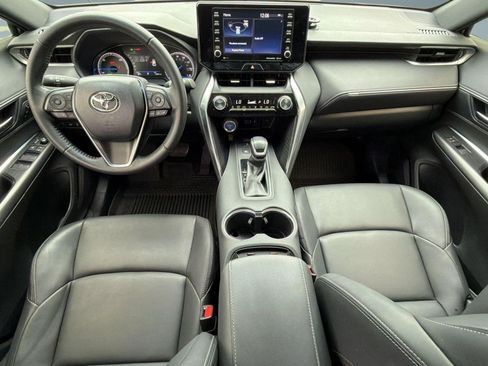 Used 2022 Toyota Venza XLE AWD/4WD image 16