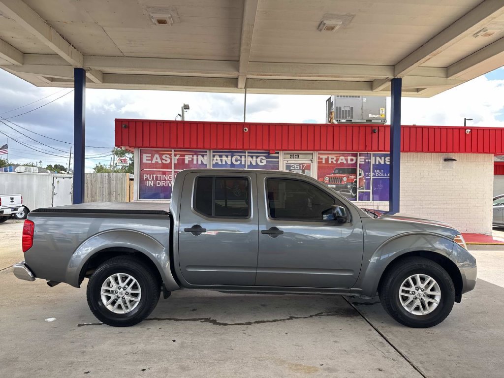 Used 2016 Nissan Frontier SV w/ SV Value Truck Package RWD image 9