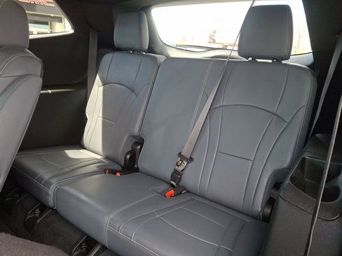 Used 2023 Buick Enclave Essence w/ Experience Buick Package AWD/4WD image 13