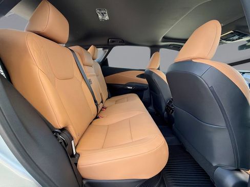 New 2026 Lexus RX 350h AWD/4WD image 17