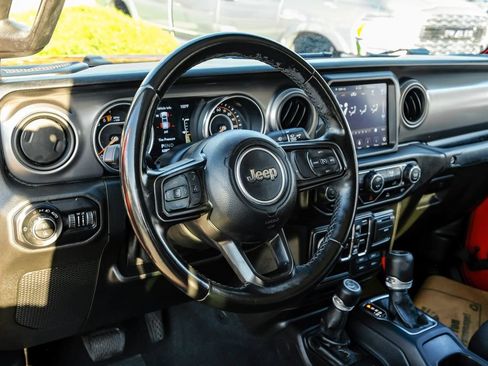Used 2021 Jeep Gladiator Sport AWD/4WD image 12