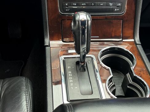 Used 2016 Lincoln Navigator Select RWD image 25