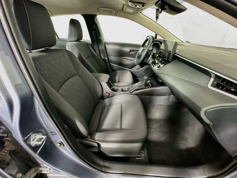 Used 2025 Toyota Corolla LE FWD image 29
