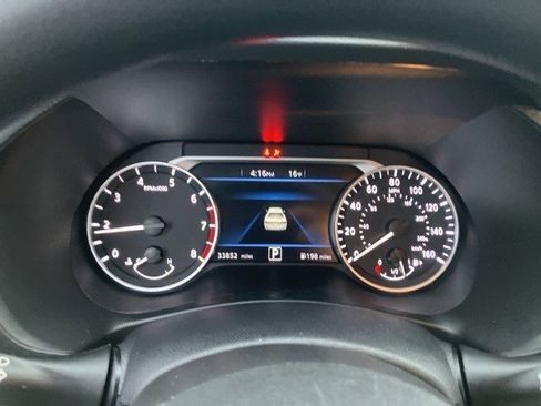 Used 2024 Nissan Sentra SV w/ Trunk Package image 16