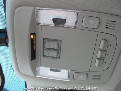 Used 2010 Cadillac DTS Luxury image 39