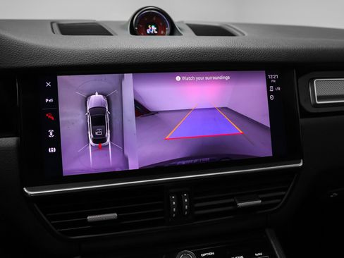 Certified 2022 Porsche Cayenne Platinum Edition AWD/4WD image 37