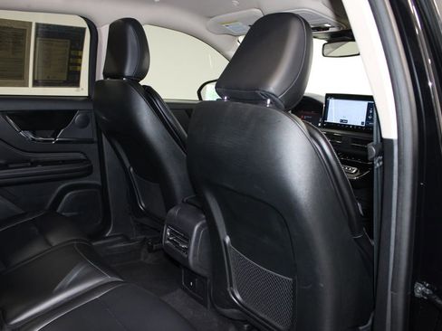 Used 2024 Lincoln Corsair AWD image 32