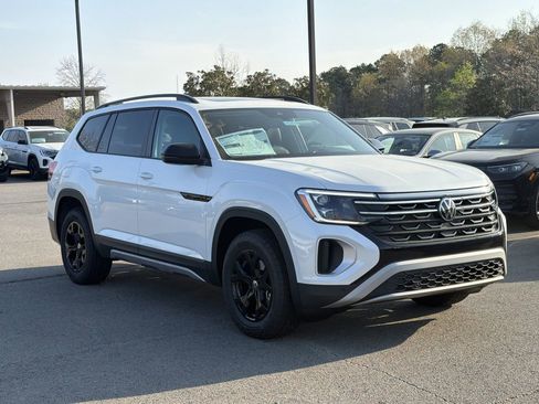 New 2026 Volkswagen Atlas Peak Edition AWD/4WD image 7