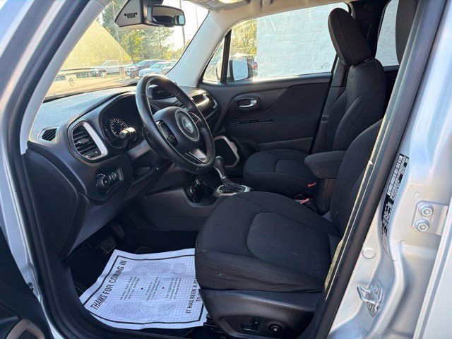 Used 2017 Jeep Renegade Latitude w/ Popular Equipment Group AWD/4WD image 13