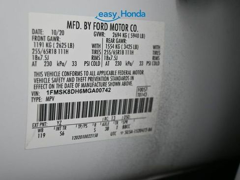 Used 2021 Ford Explorer XLT w/ Equipment Group 202A AWD/4WD image 17