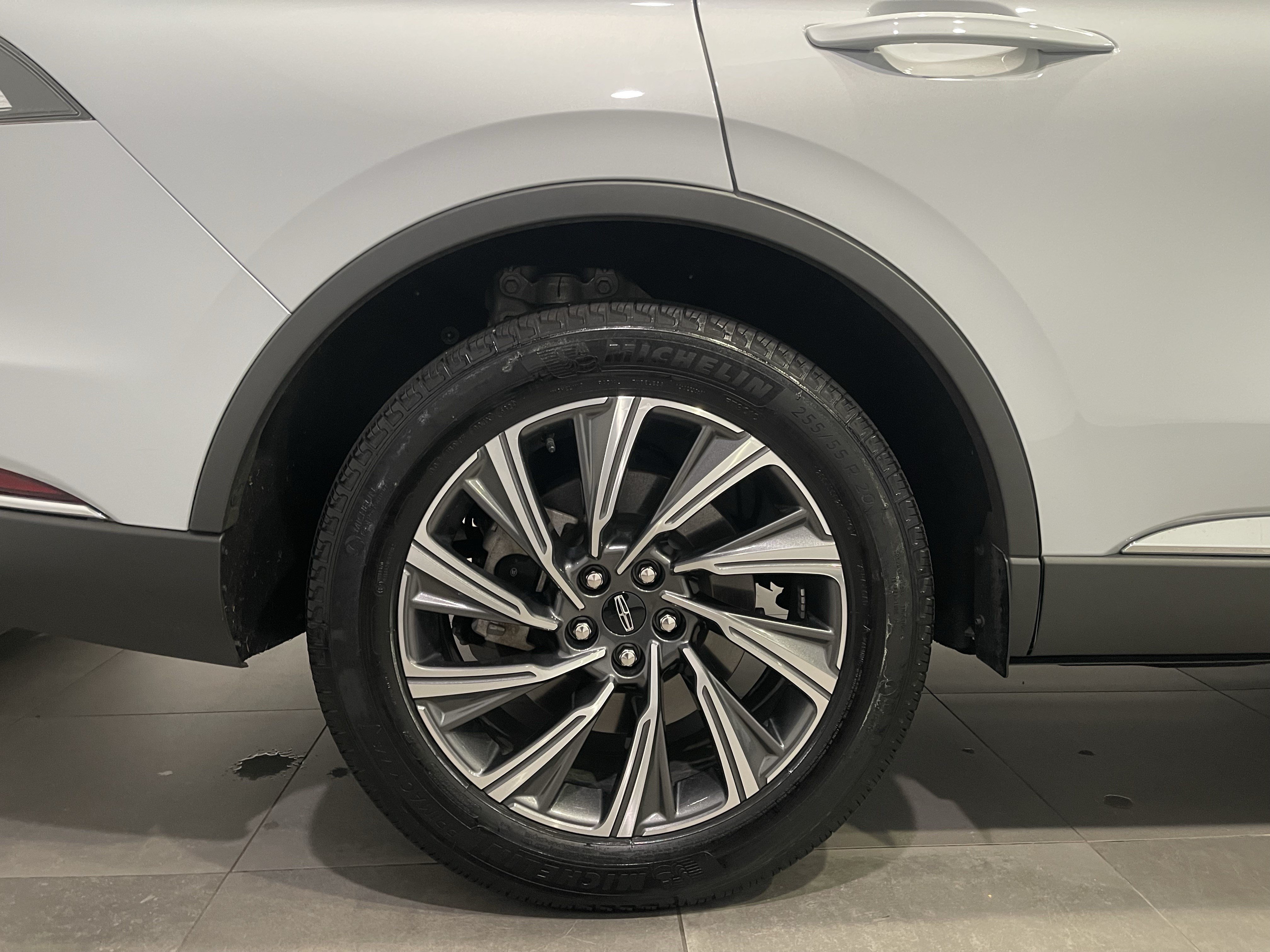 Used 2025 Lincoln Aviator AWD w/ Equipment Group 101A image 9