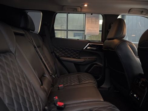 Used 2024 Mitsubishi Outlander SEL Black Edition image 15