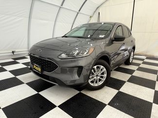 Used 2022 Ford Escape SE image 1