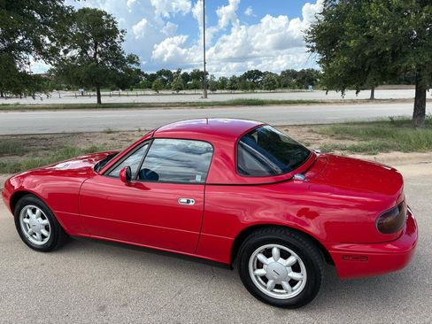 Used 1991 MAZDA MX-5 Miata RWD image 13