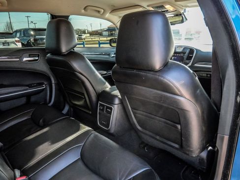 Used 2022 Chrysler 300 Touring L image 19