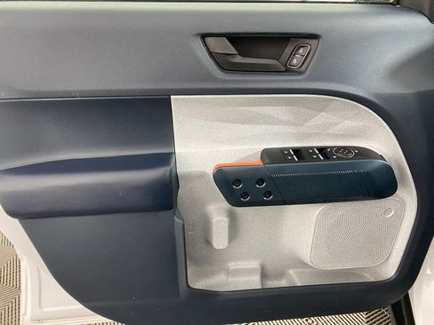 Used 2023 Ford Maverick XLT image 11