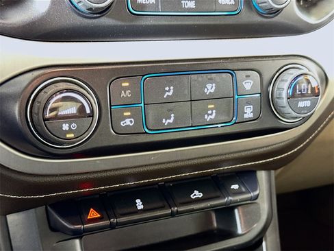 Used 2018 GMC Canyon SLE w/ SLE Convenience Package image 14