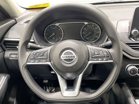 Used 2022 Nissan Altima 2.5 SV image 14