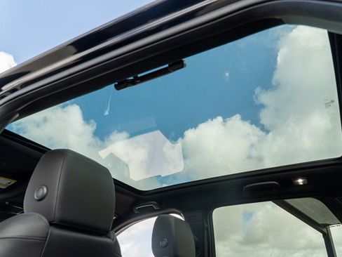 Certified 2025 Land Rover Discovery Sport Dynamic SE AWD/4WD image 26