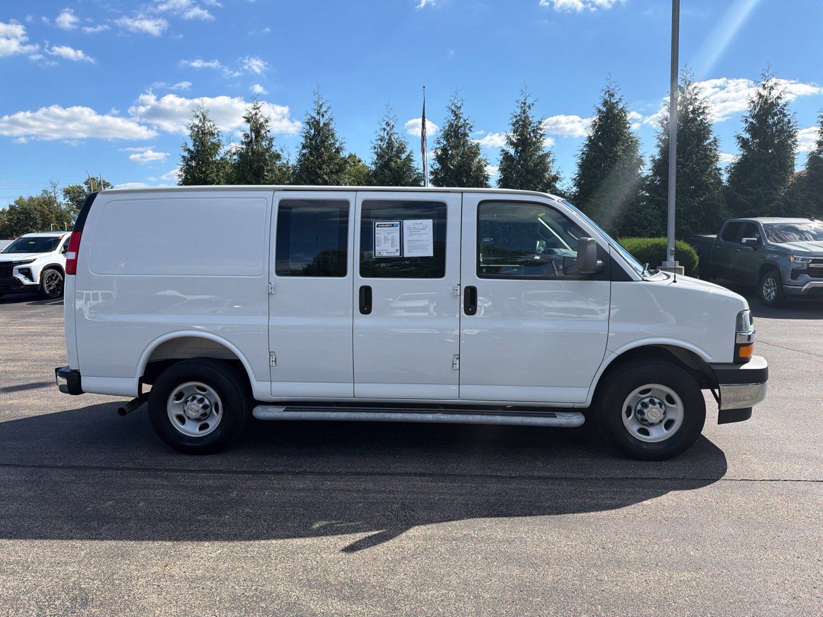 Used 2025 Chevrolet Express 2500 w/ Driver Convenience Package RWD image 6