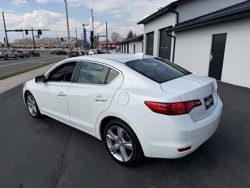 Used 2014 Acura ILX w/ Technology Package image 3
