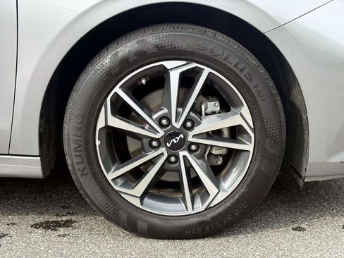 Certified 2024 Kia Forte LXS FWD image 31