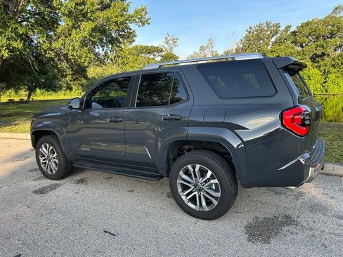 Certified 2025 Toyota 4Runner Limited AWD/4WD image 4